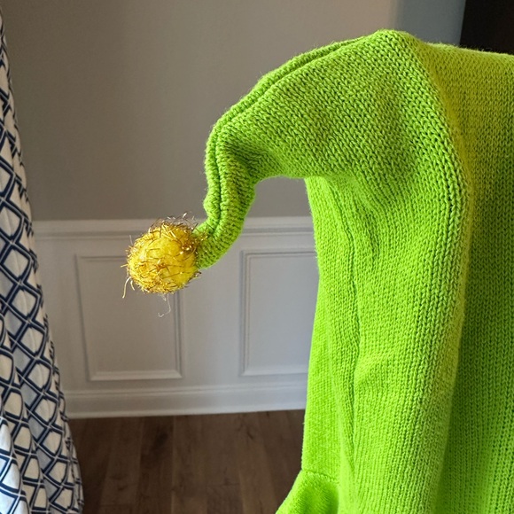 The Grinch Unisex Hooded Pullover Sweater size 5T - Picture 8 of 9